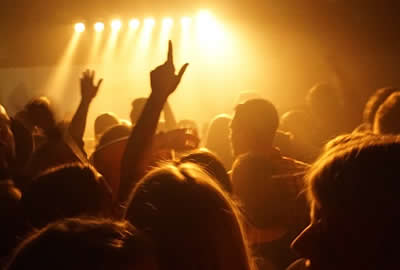 Beste Party Stimmung - Musik der Djs und Wiesnhits der Livebands